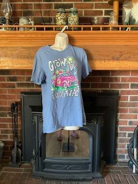 Buc-ee's Grow Your Own Way Flower Truck Graphic T-Shirt Blue Size Large